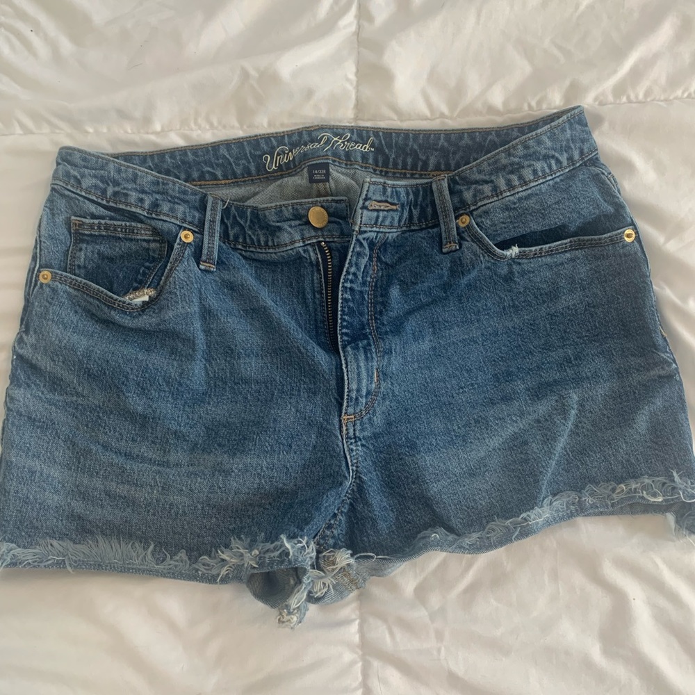Universal thread Jean shorts